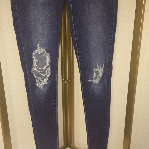 Kancan Distressed Skinny Jeans - Picture 3 of 10